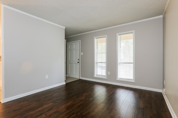 Building Photo - 8707 Oakhaven Dr