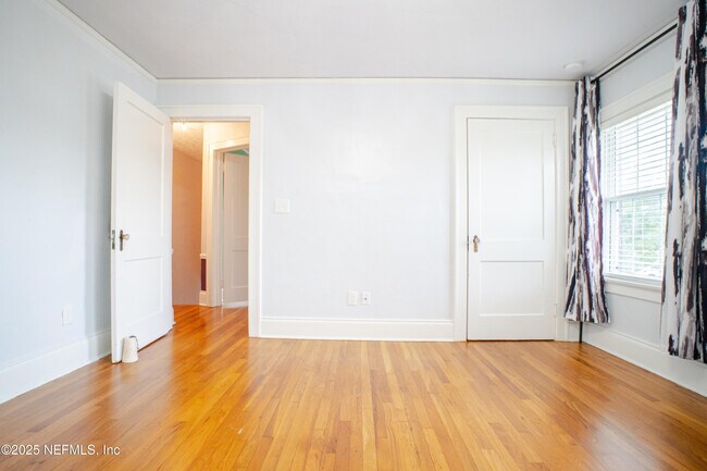 Building Photo - 1215 Landon Ave