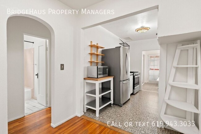 Building Photo - 4441 McClintock St