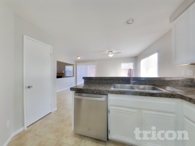 Building Photo - 25172 Omaha Dr