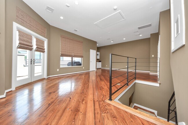 Building Photo - 6519 Durford St