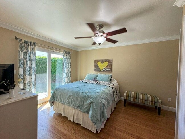 Building Photo - Stunning 3-Bedroom Home with Pool in South...