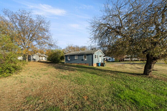 Building Photo - 628 S Caldwell St