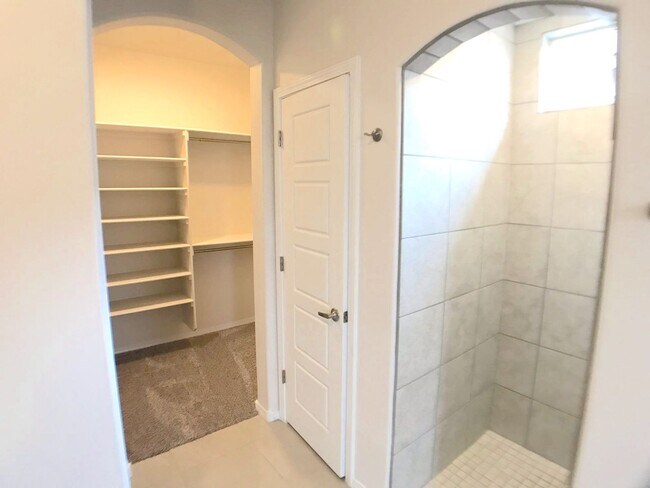 Building Photo - New! Brilliant 3 bedroom Rio Rancho Home. Refrigerated Air! Great Location! Special!