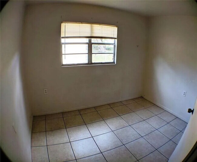 Building Photo - RENT FOR ZERO DEPOSIT MOVE IN - CLOSE TO DOWNTOWN