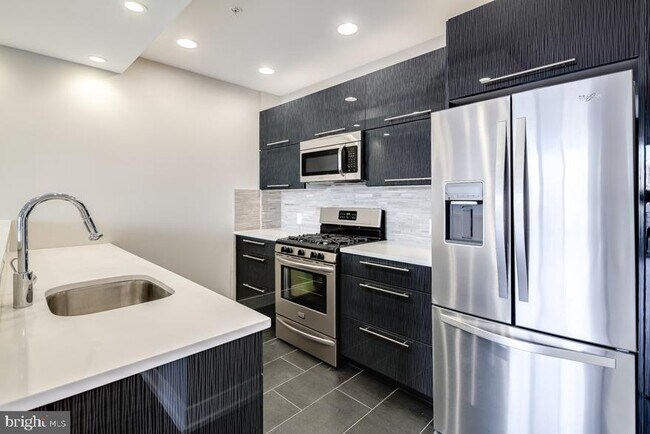 Building Photo - 820 N 3rd St