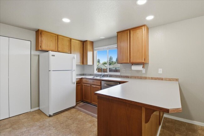 Building Photo - 3bd/2ba Granite Falls Home