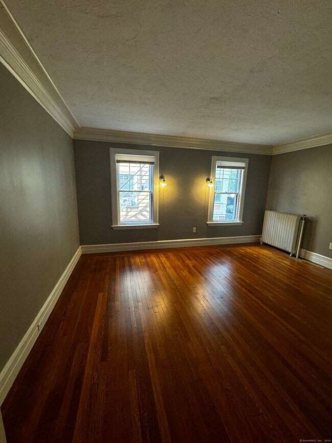 Building Photo - 809 Whitney Ave