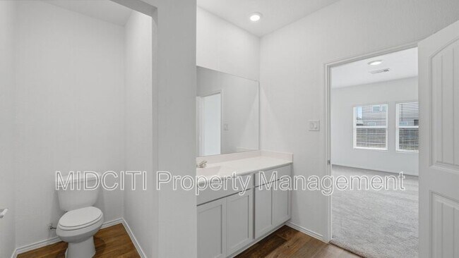 Building Photo - 255 Granary Dr