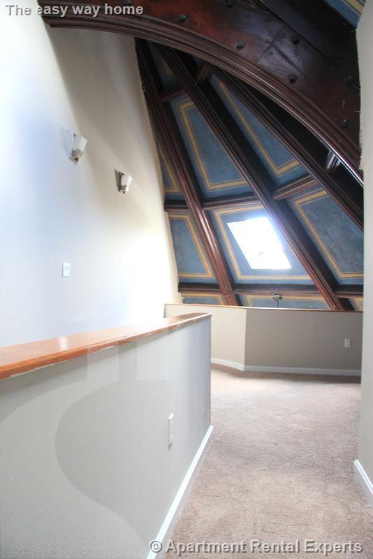 Building Photo - 17 Bow St