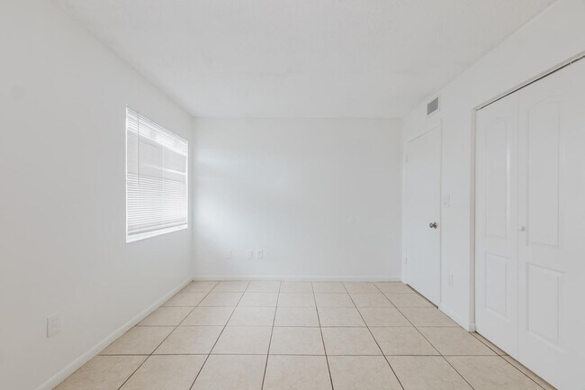 Building Photo - 2020 NW 119th St