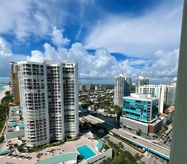 Building Photo - 16699 Collins Ave