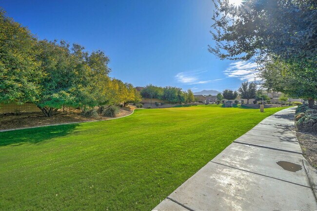 Building Photo - 7252 S 46th Ln