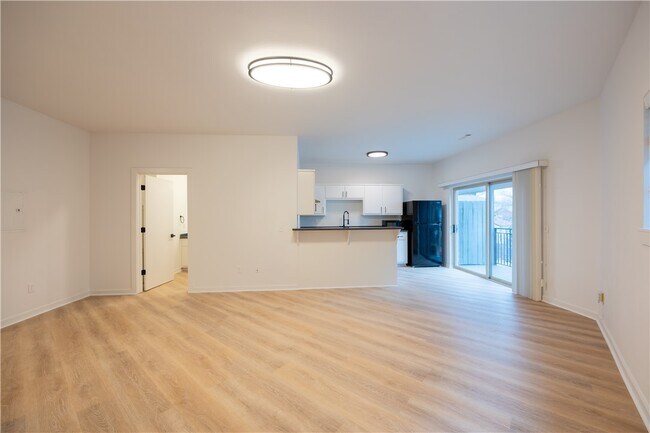 Building Photo - 300 SW 6th St