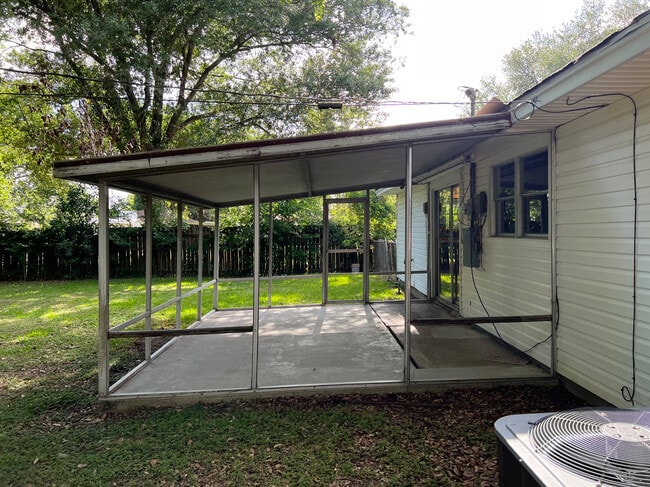 Building Photo - 9175 Gardner St