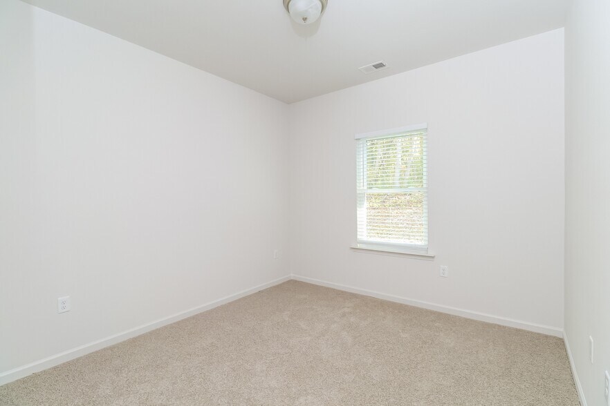 Building Photo - 621 Burrington Ct