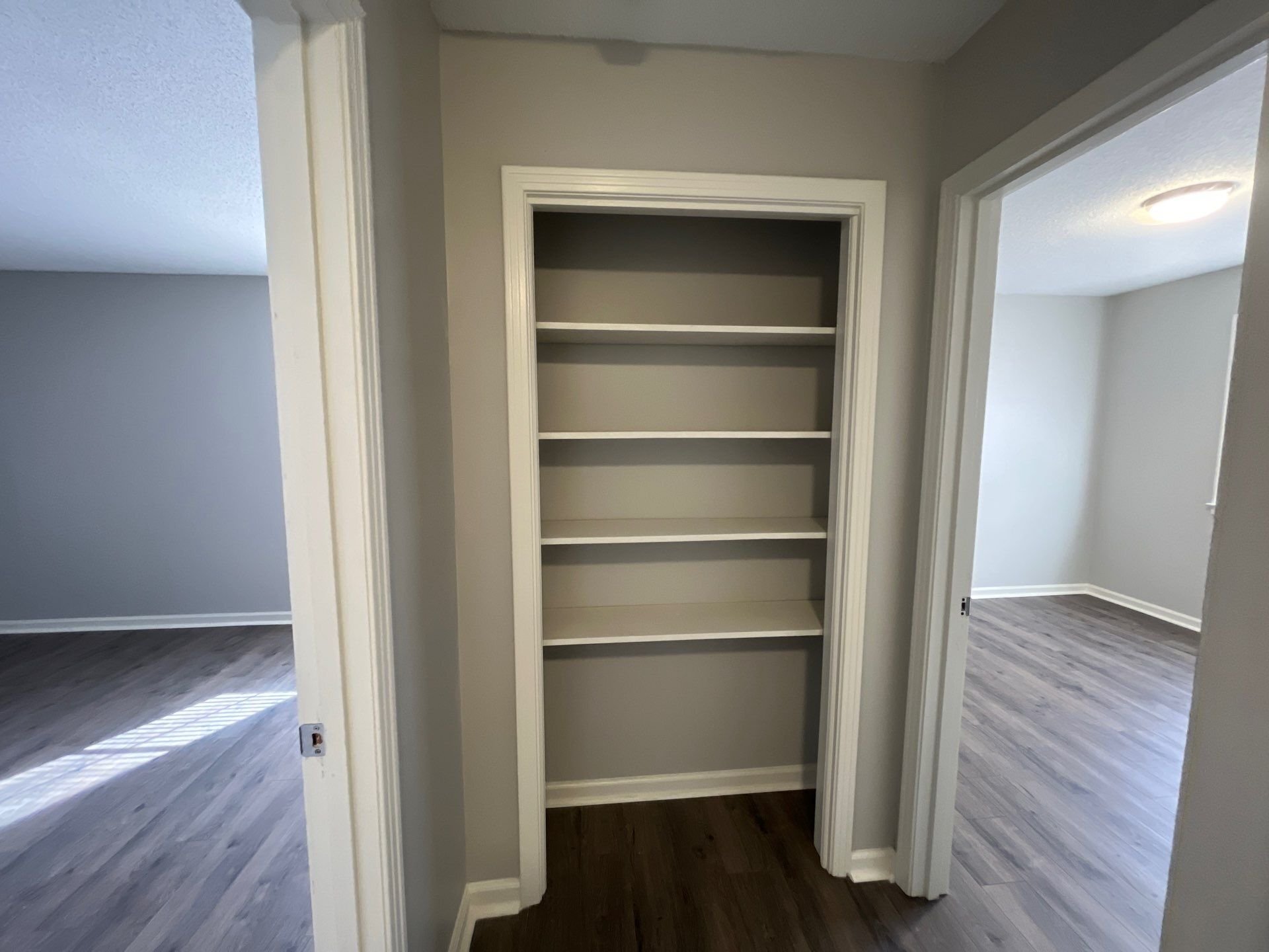 Building Photo - 102 Commanche Trl