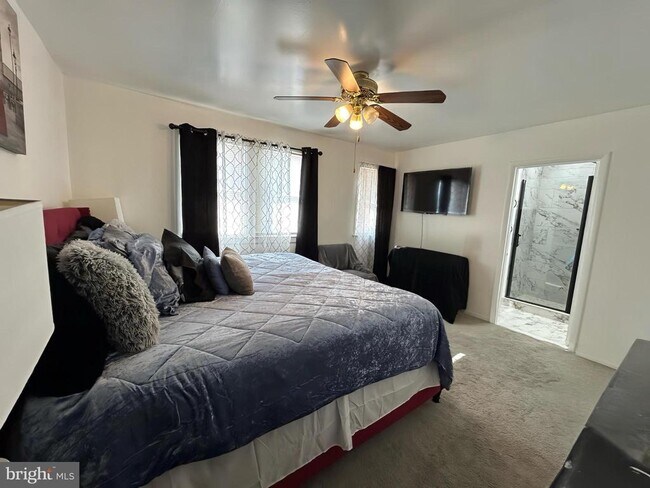 Building Photo - 610 Ogden Dr