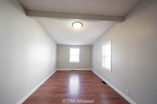 Building Photo - "Cozy 1-Bedroom Gem in Kokomo's Heart – Id...