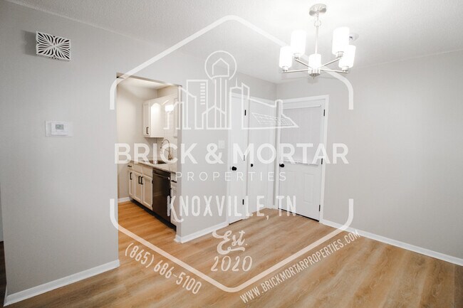 Building Photo - 2105 Belle Terra Rd