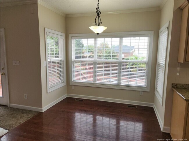 Building Photo - 2800 Franciscan Dr