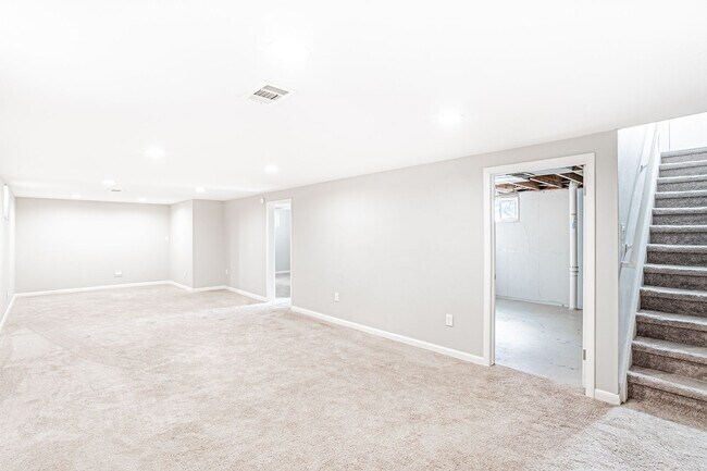 Building Photo - Charming 3BD, 2BA Arvada Home with 2-Car Garage and Yard