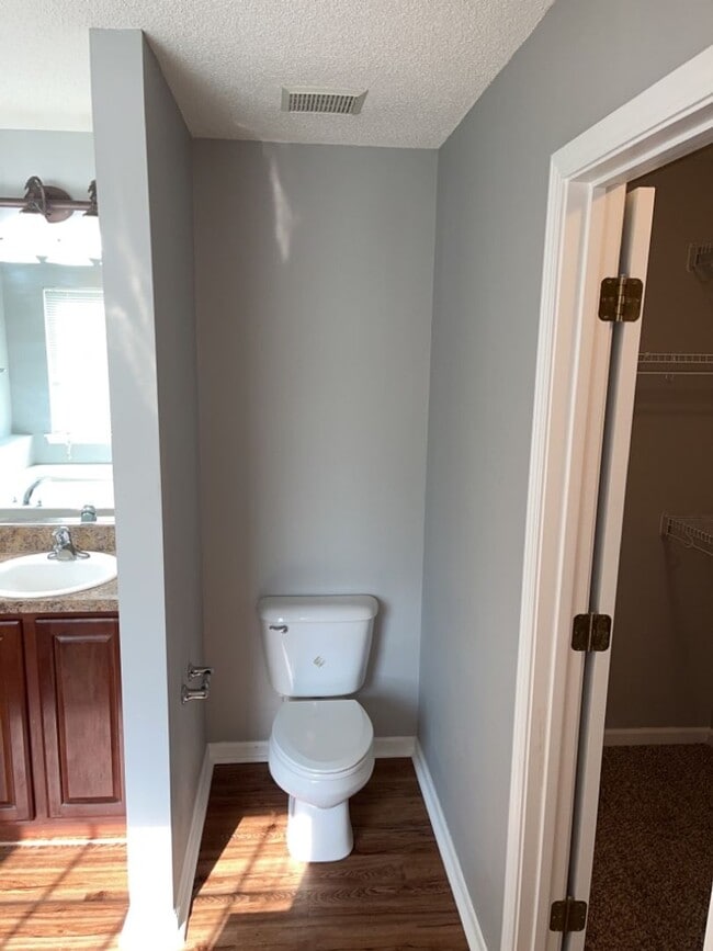 Building Photo - 149 Lancaster Way