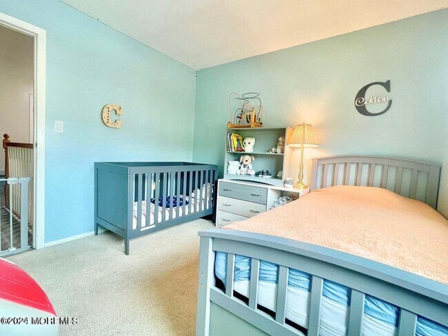 Building Photo - 562 Clubhouse Dr