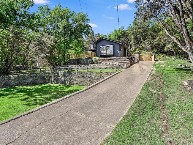 Building Photo - 2712 Geronimo Trail