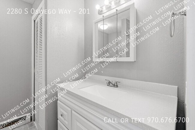 Building Photo - 2280 S Oswego Way