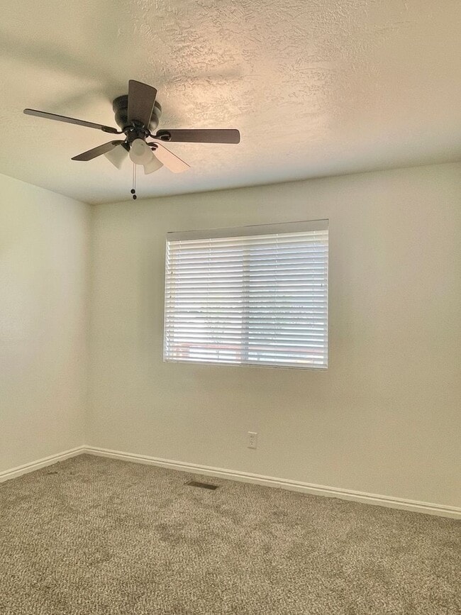 Building Photo - Beautifully Updated 3-Bedroom Home in Roy,...