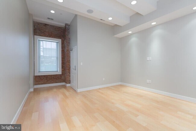 Building Photo - 1511 11th St NW