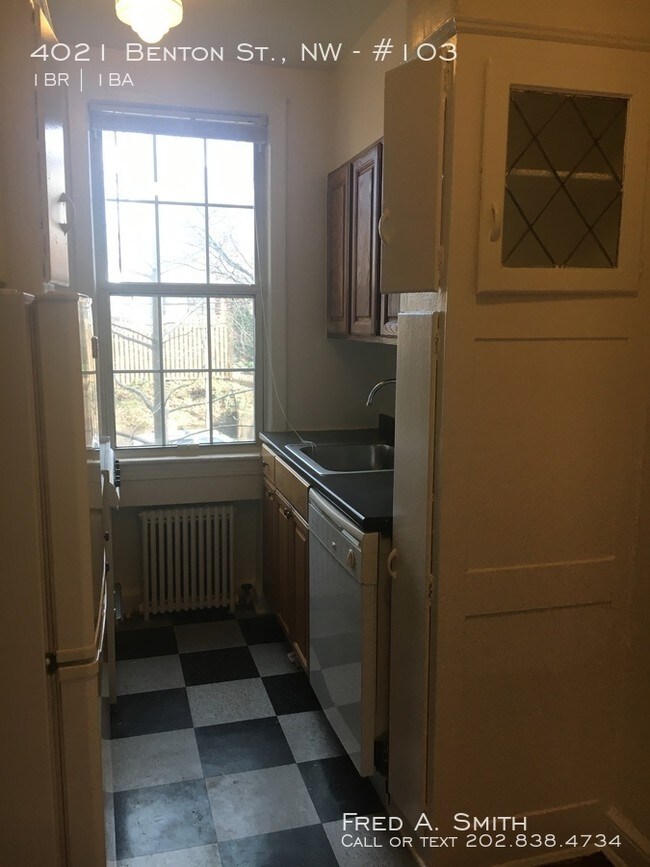 Building Photo - 4021 Benton St NW