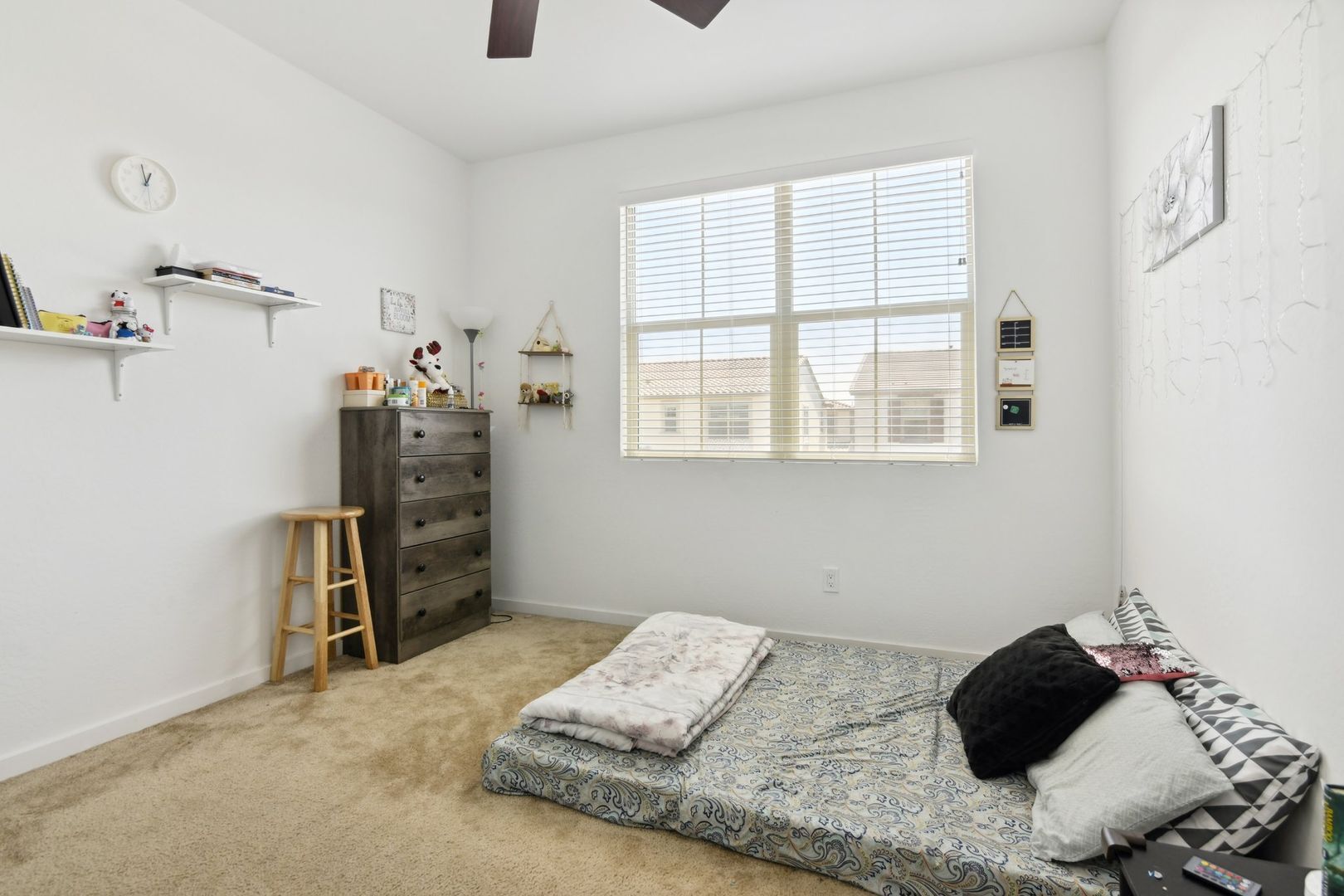 Building Photo - 1350 W Javelina Dr