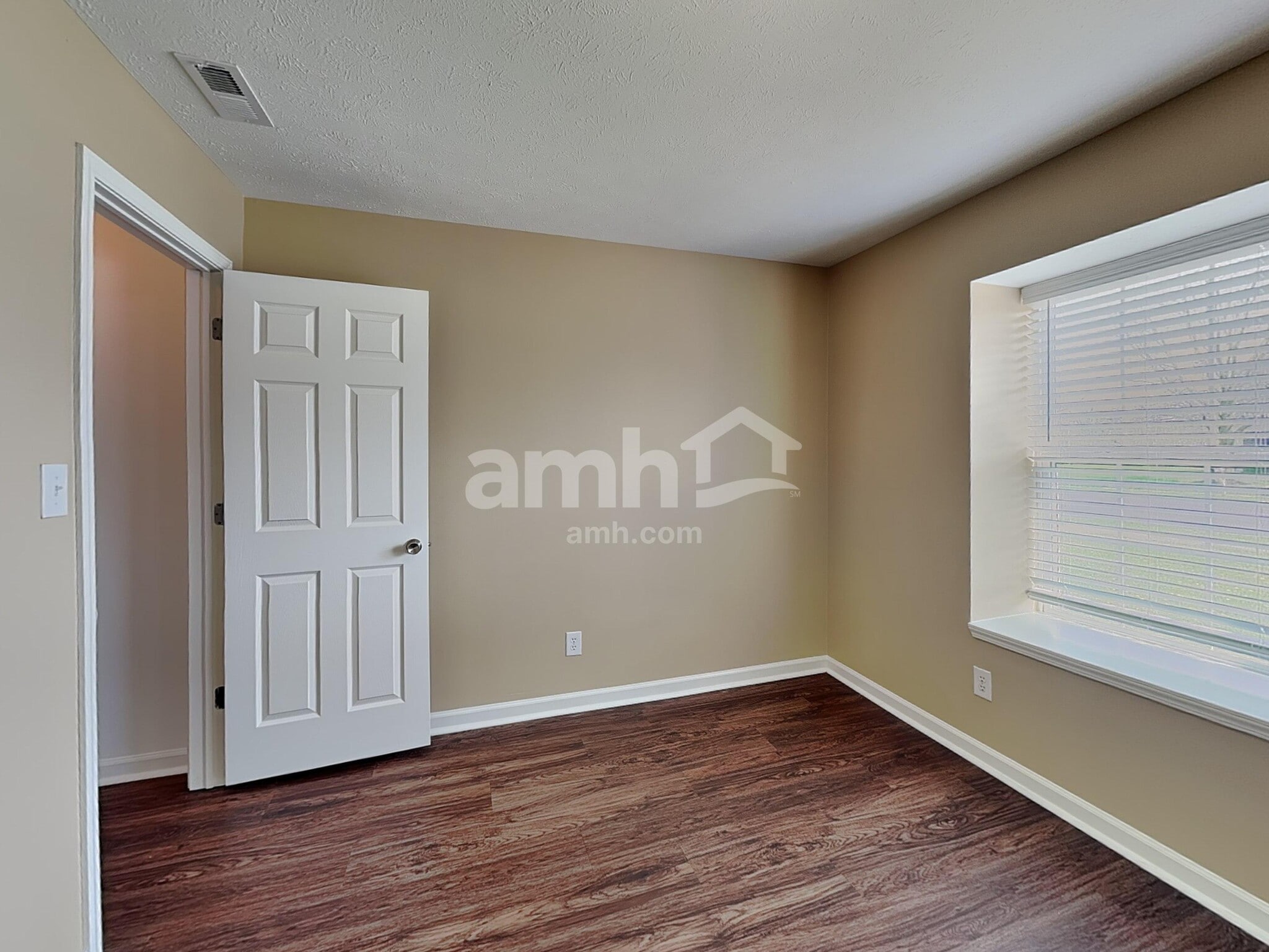 Building Photo - 829 Stonehenge Way