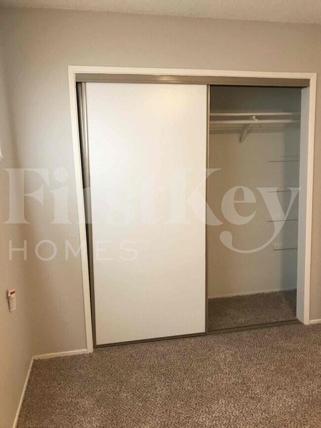 Building Photo - 1810 Renada Cir