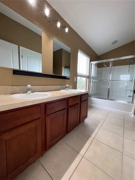 Building Photo - 1901 Estancia Cir