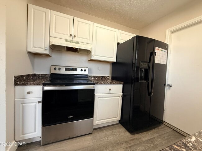 Building Photo - 6615 Enzor St