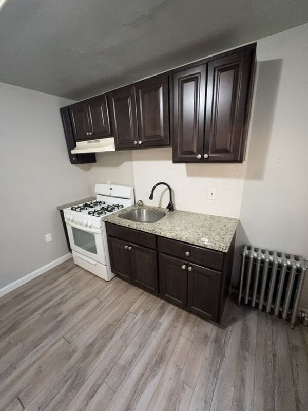 Building Photo - 209 Cattell St