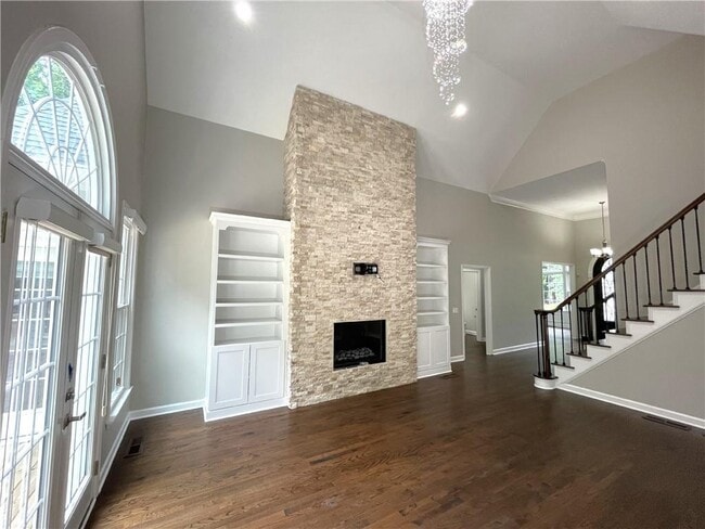 Building Photo - 655 Huntwick Pl