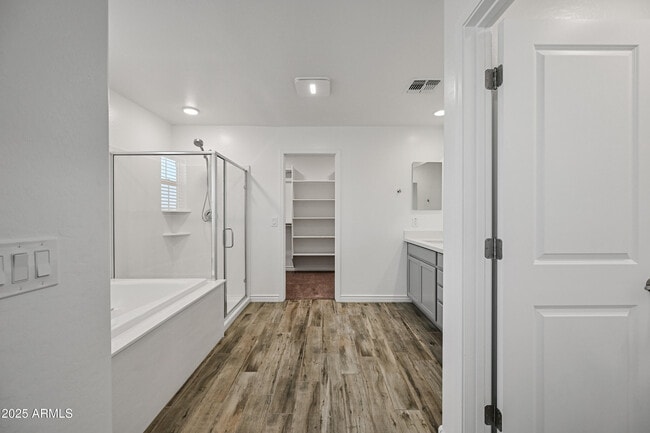 Building Photo - 14435 W El Cortez Pl