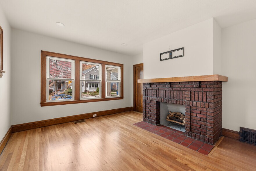 Building Photo - 2085 Marlowe Ave