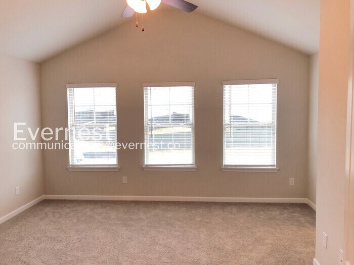 Building Photo - 742 Galveston Way