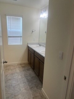 Building Photo - 508 Ledge St