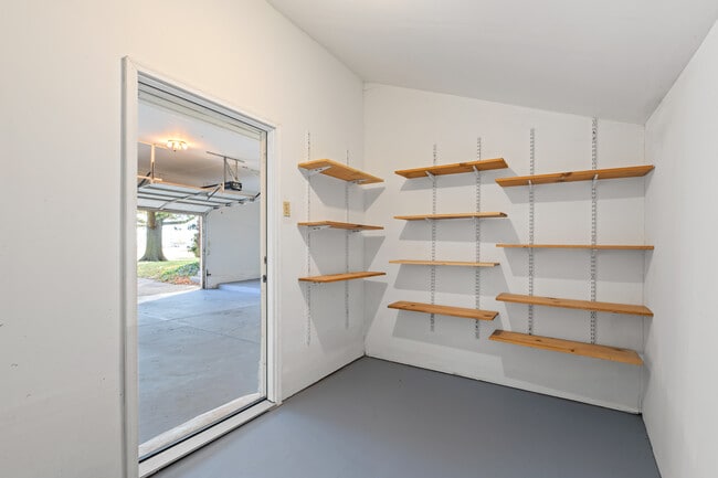 Building Photo - 22 E Hawthorne St