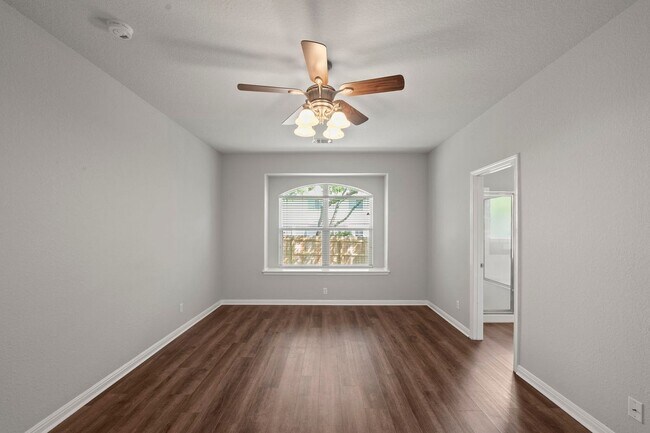 Building Photo - 528 Thoreau Trail