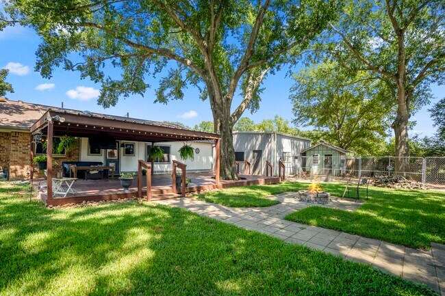 Building Photo - 2411 Orange St