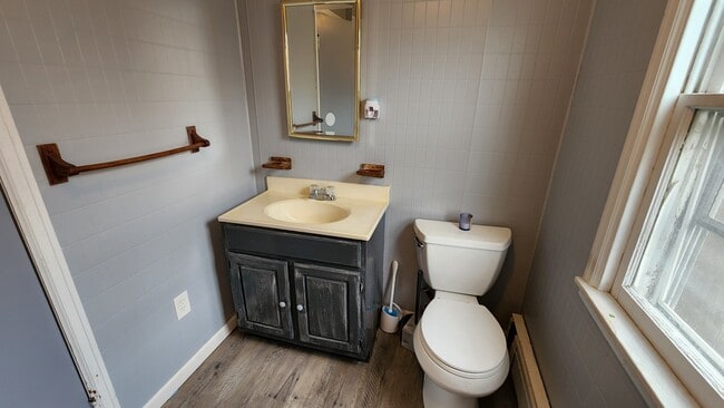 Building Photo - 2338 Elmwood Ave