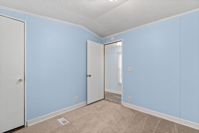 Building Photo - Peaceful Coastal Living Close to the Beach!