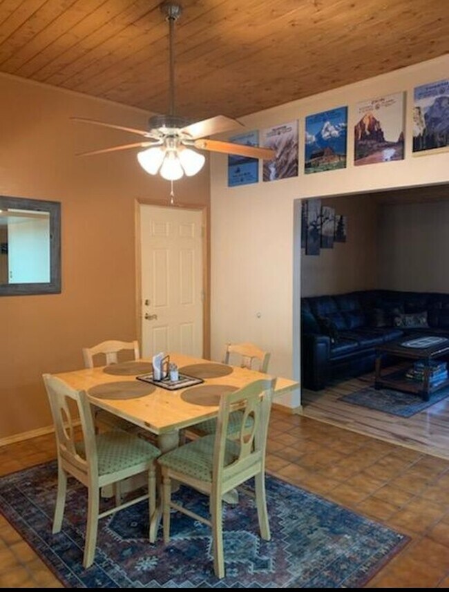 Building Photo - 7144 Moon Creek Cir
